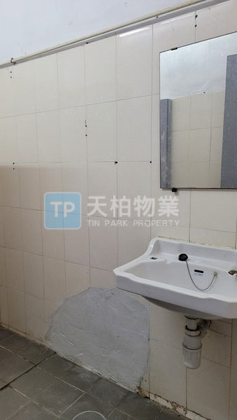 葵涌-華基工業大廈一期 | 多窗，方正企理，實用高，內置洗手間，有貨台 | 建築面積: 2,047平方呎 | 租金HK$19,500元 | @HK$9.53平方呎【放租】(T00138)