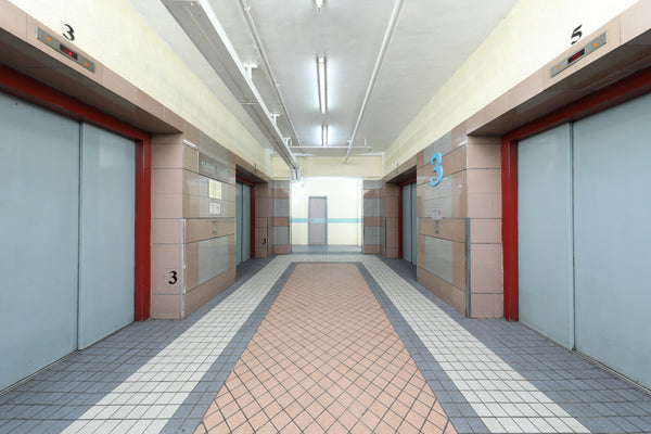 九龍灣-商業廣場 I 優質工商廈寫字樓 I  玻璃幕牆 I 城市景 I 建築面積: 680至3,081平方呎 I @$14.50至15.50/平方呎【放租】(物業編號:T00045)